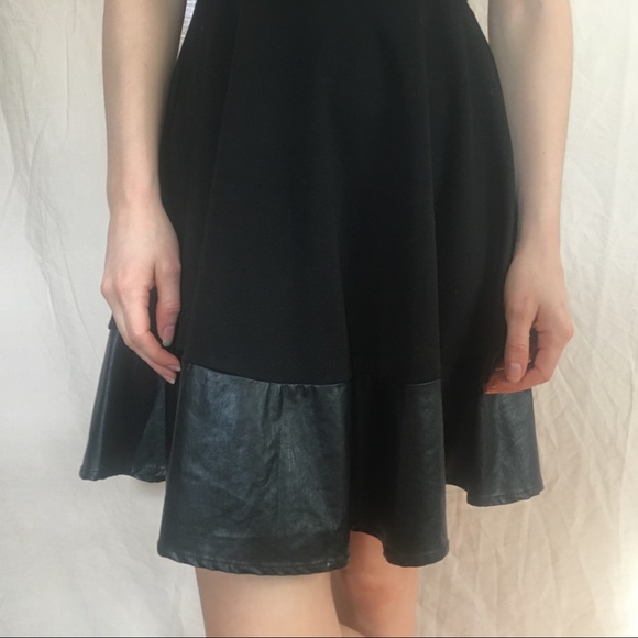Miami V Neck Sleeveless Black A Line Mini Dress Size XS Faux Leather - Picture 4 of 10